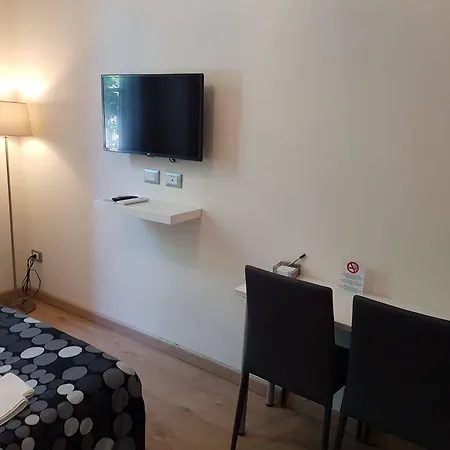 Boutique Carducci Πανσιόν 2*